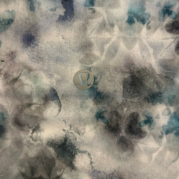 Women’s Lululemon Flow Y Bra Nulu Size 2 - Picture 3 of 4